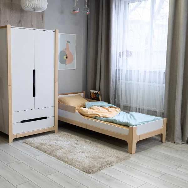 Dvoudveřová šatní skříň Markito Gekko.  95х53х180cm. Bílá / Přírodní Buk